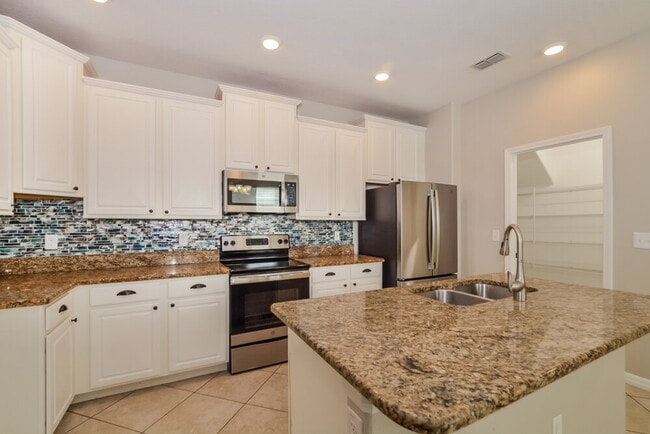 Building Photo - 6817 Sundrop St