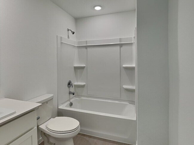 Building Photo - 3707 Longleaf Dr