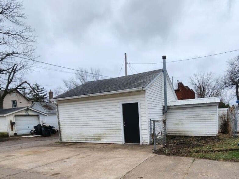 Building Photo - 1416 17th Ave