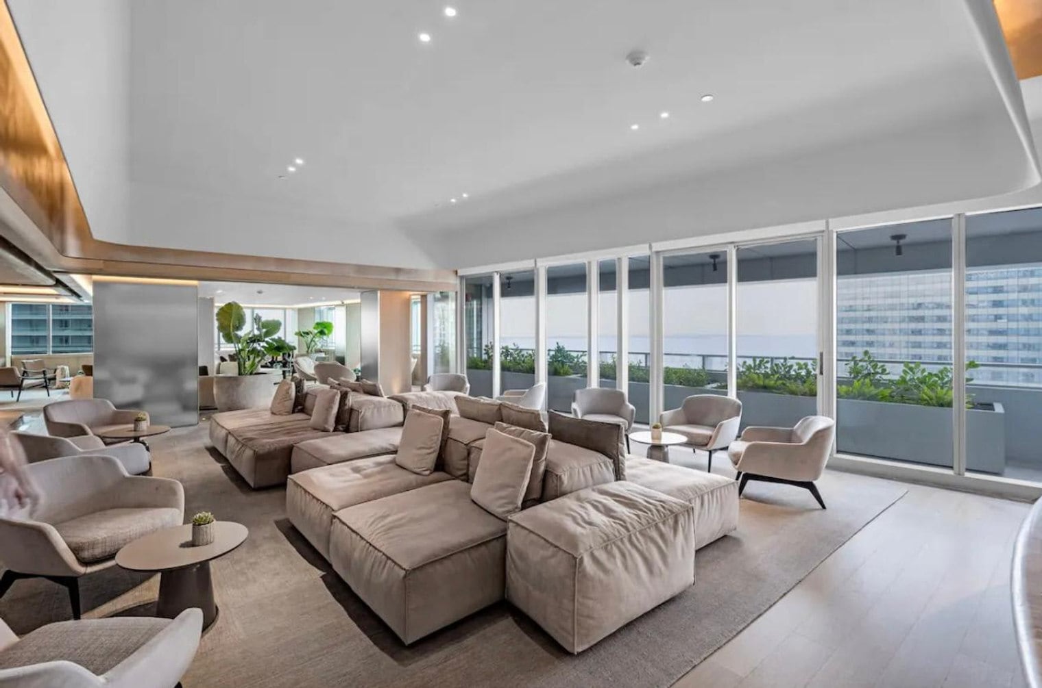 Building Photo - 1395 Brickell Ave