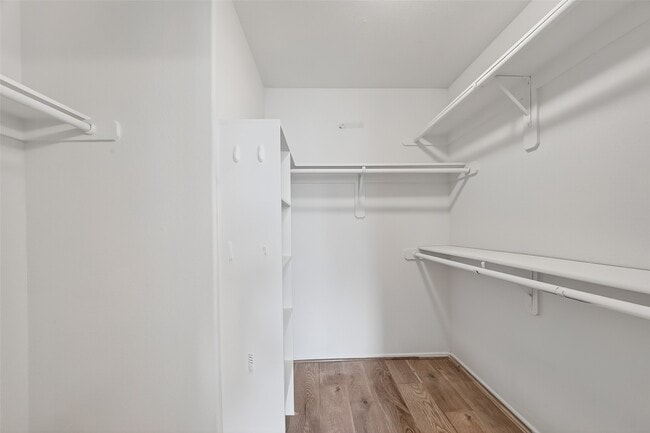 Building Photo - 16623 Newglen Ln