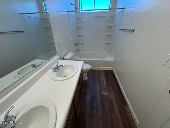 Building Photo - 7210 S 41st Dr