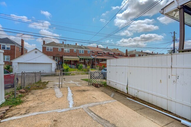 Building Photo - 2230 Coralthorn Rd