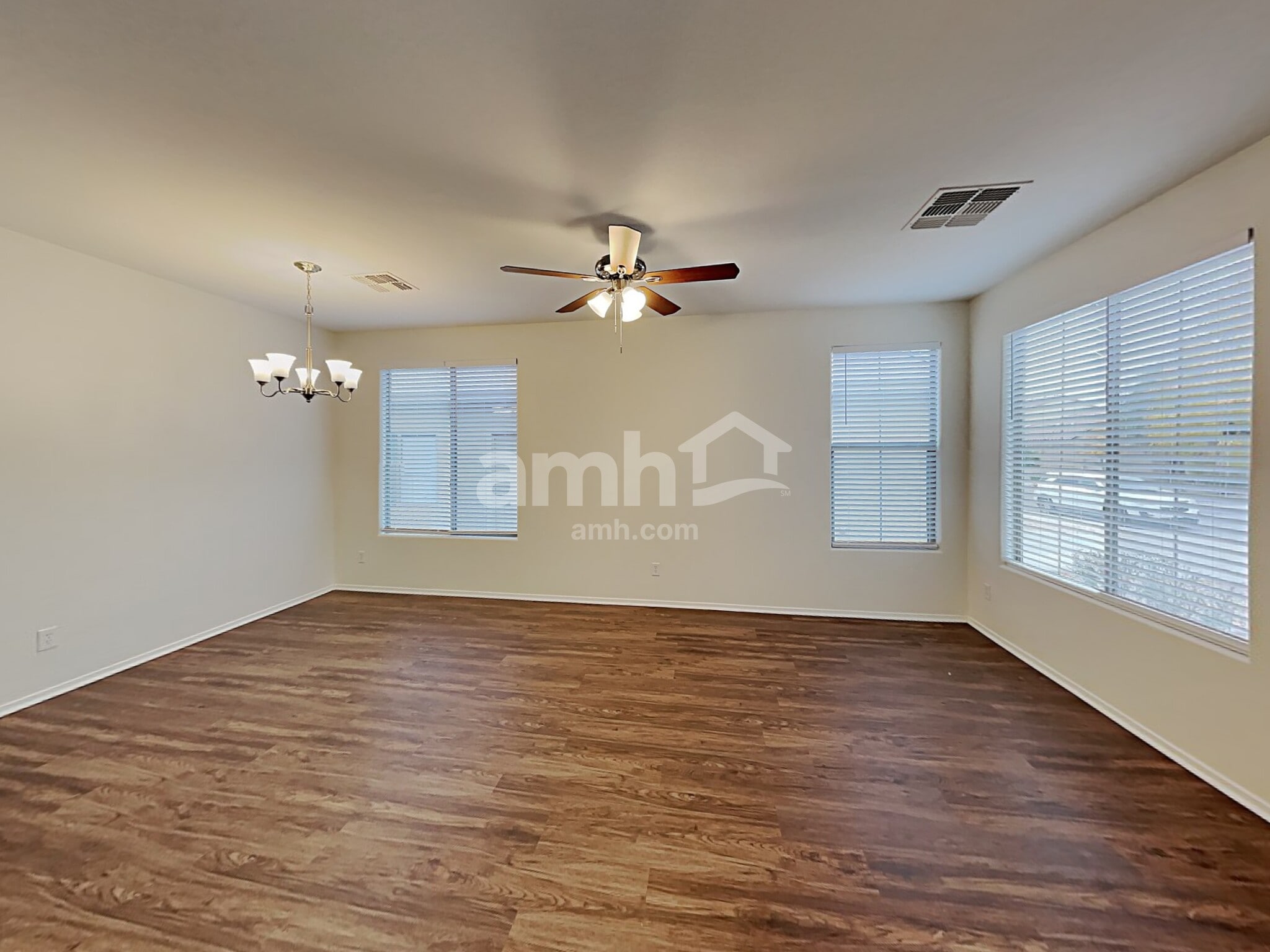 Building Photo - 1232 W Desert Hollow Dr
