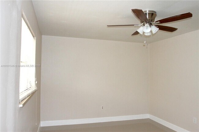 Building Photo - 3414 W Lake Pl