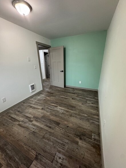 Building Photo - 534 Lee St