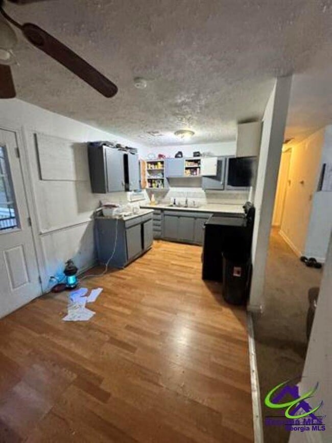 Building Photo - 306 Kingsbury Cir