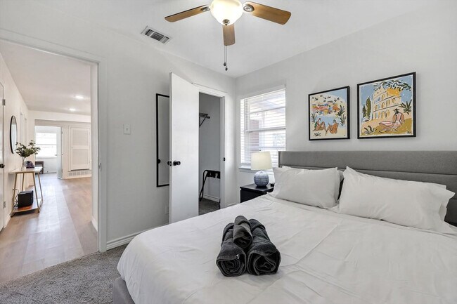 Building Photo - 7920 Limerick Ln