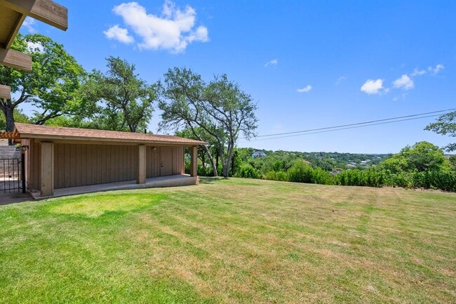 Building Photo - 6501 Mesa Dr