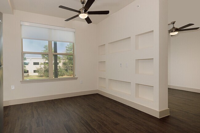 Primary Photo - 8900 Six Pines Dr