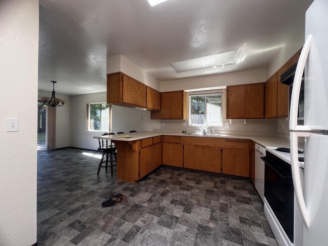 Building Photo - 2808 Harrison Ave