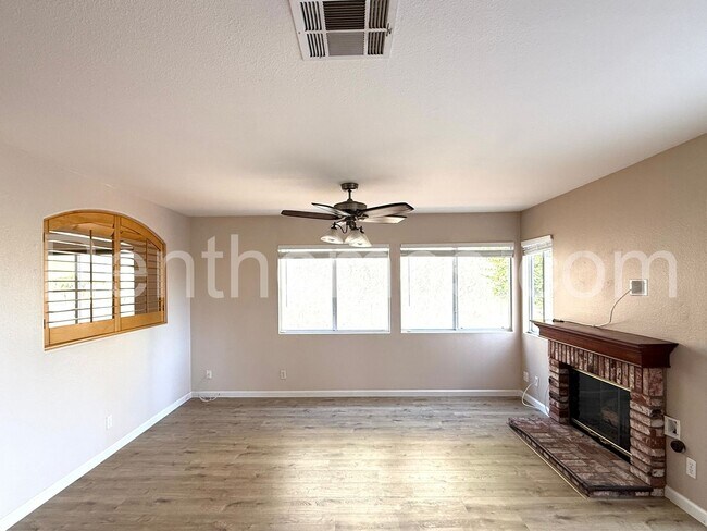 Building Photo - 10886 Caminito Colorado
