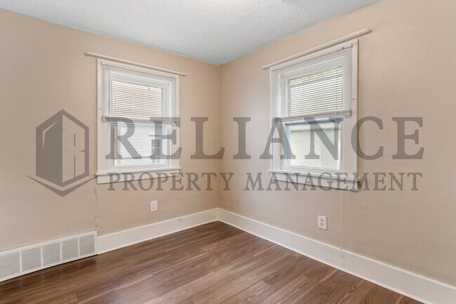 Building Photo - 222 S Edwards Ave