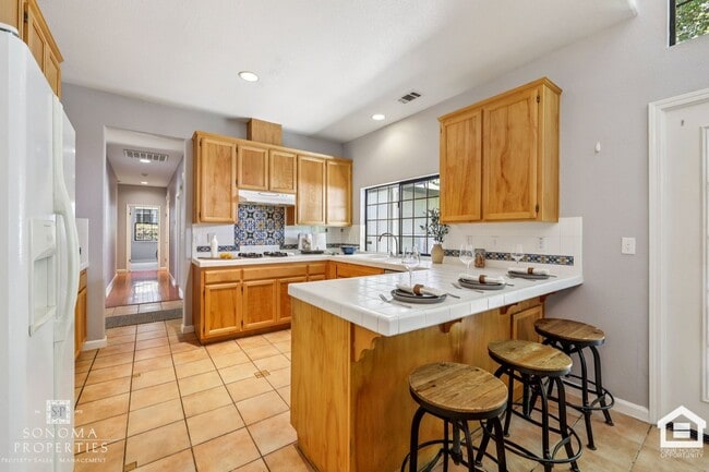 Building Photo - Spacious 3BD/2BA Home in Desirable Sonoma Greens Community