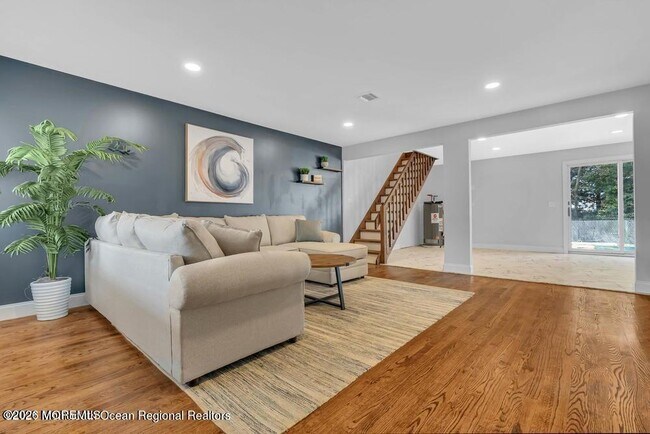 Building Photo - 1143-1145-1145 Roe Ave