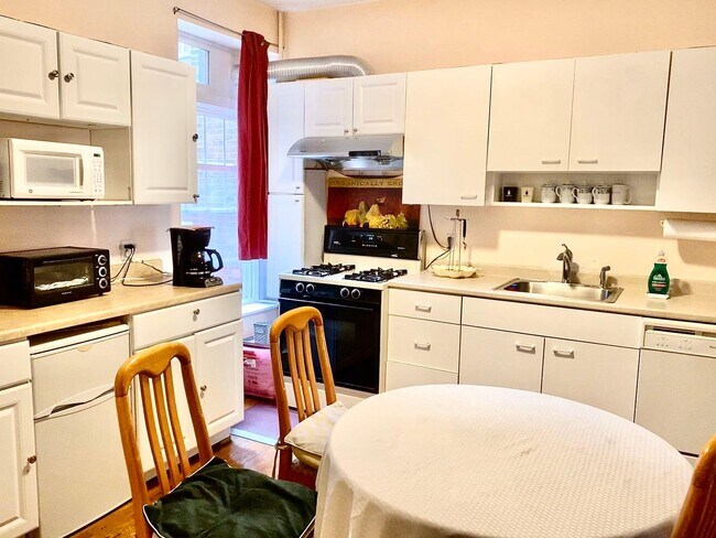 Building Photo - 15 Wellman St