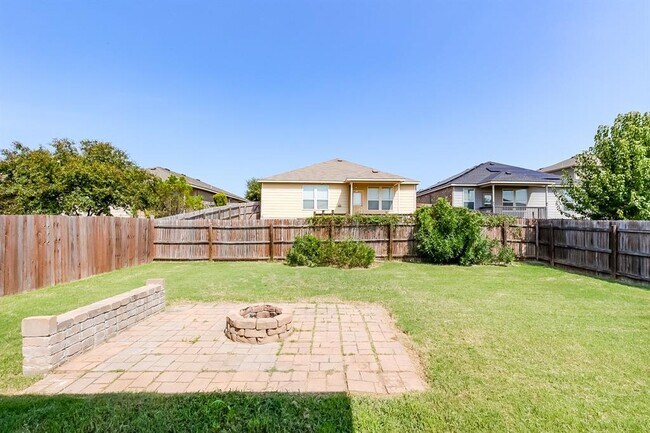 Building Photo - 216 Golden Butterfly Dr