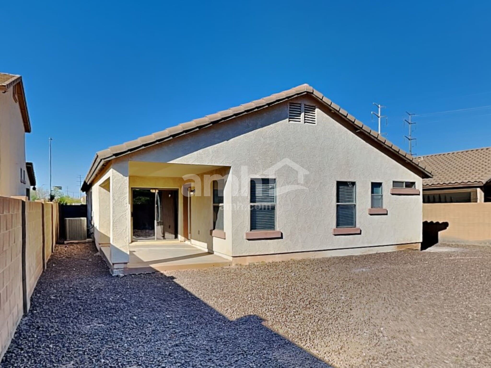 Building Photo - 6019 W Jones Ave