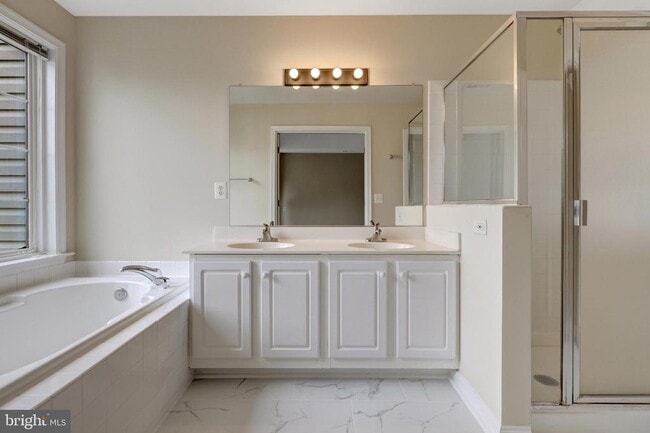 Building Photo - 43787 Tattinger Terrace