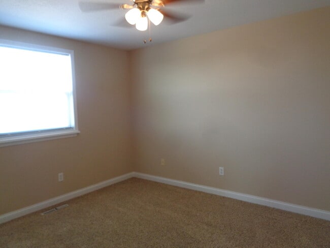 Building Photo - 2600 Sunflower St
