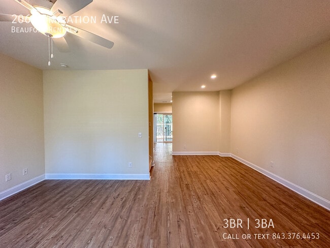 Building Photo - 206 Admiration Ave