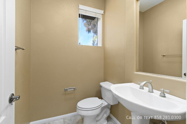 Building Photo - 8320 Bryn Glen Way