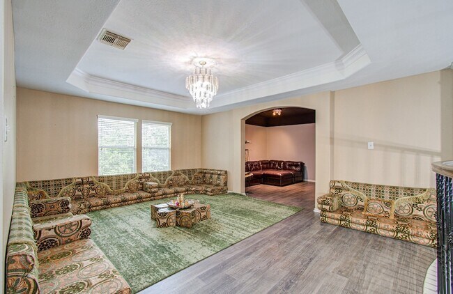 Building Photo - 26427 Sagewood Forest Dr