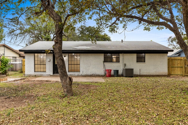 Building Photo - 401 Carver Ave