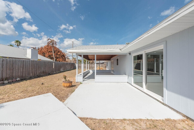 Building Photo - 790 Palm Dr