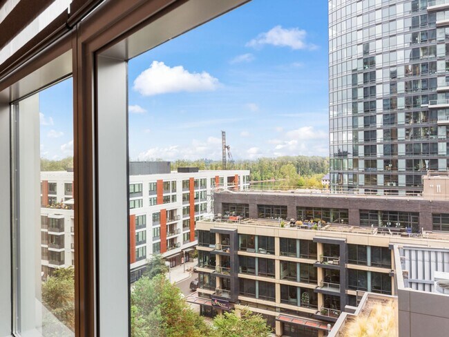 Building Photo - John Ross - 8th floor south waterfront studio w/parking/most utilities/concierge