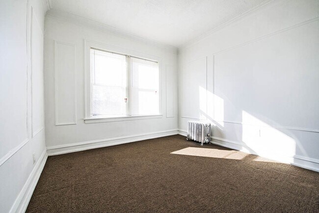 Building Photo - 8056 S Drexel Ave Chicago, IL 60619