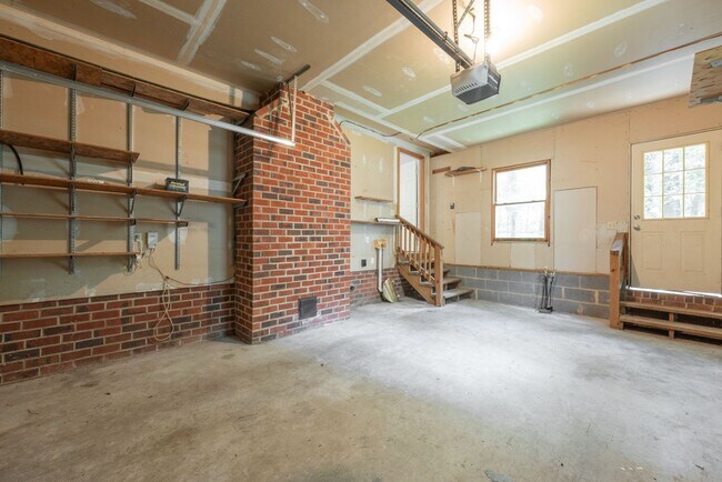 Building Photo - Charming 3 Bedroom Single-Family Home for Rent in Chester!