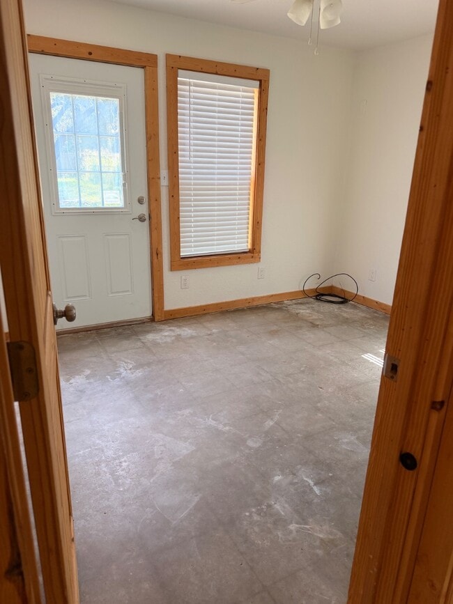 Building Photo - 206 Timber Ln Loop