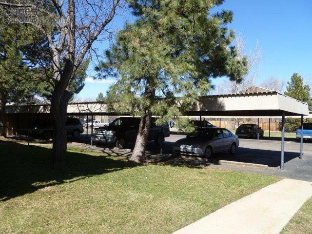 Building Photo - 2 Bed 1 Bath First Floor Corner Unit Manha...