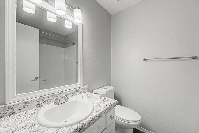 Building Photo - 4380 W Thrasher Dr