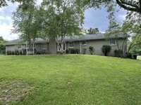 Building Photo - 810 Davis Dr