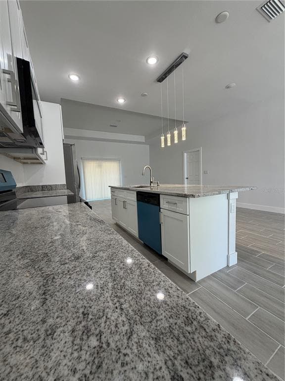 Building Photo - 358 Albatross Rd