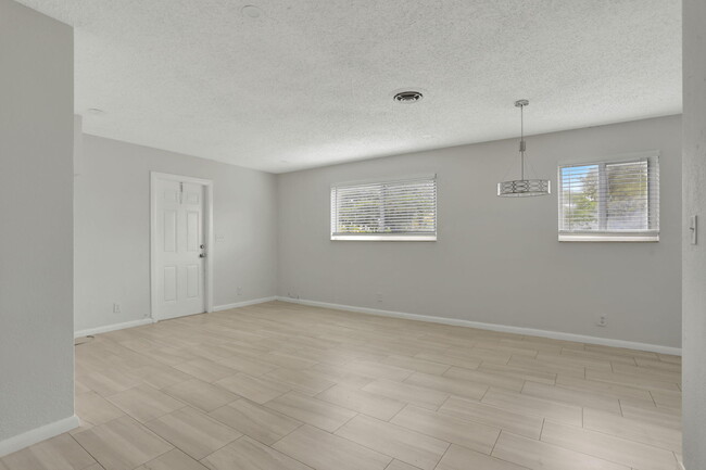 Building Photo - 3221 NE 7th Ave
