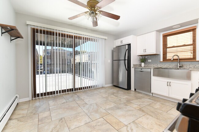 Building Photo - 8629 W Summerdale Ave