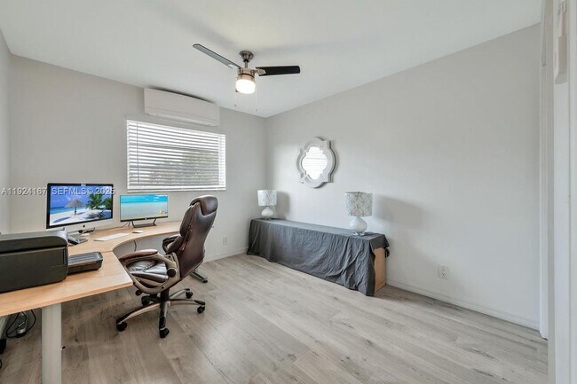 Building Photo - 417 N K St