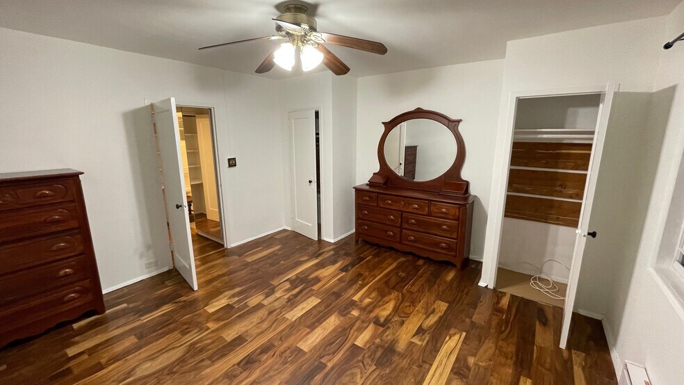 Building Photo - 3338 Valley Dr