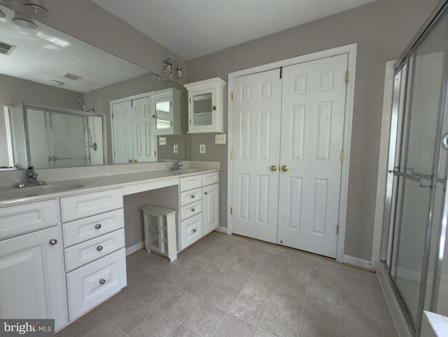 Building Photo - 1929 Melvor Ln