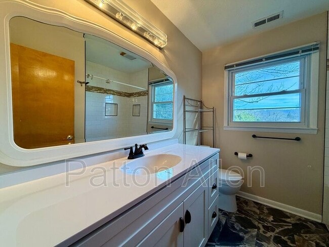 Building Photo - 74 Oakdale Dr