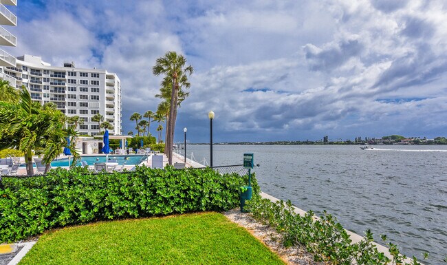 Building Photo - 2600 N Flagler Dr