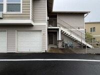 Building Photo - Spacious 904 Sq Ft Home in Bethany with Garage Parking, Washer/Dryer & Modern Kitchen Features