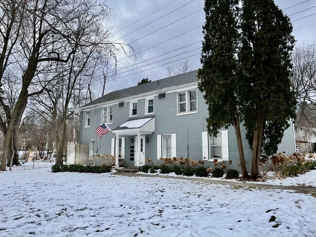 Building Photo - 62 Madison Ct