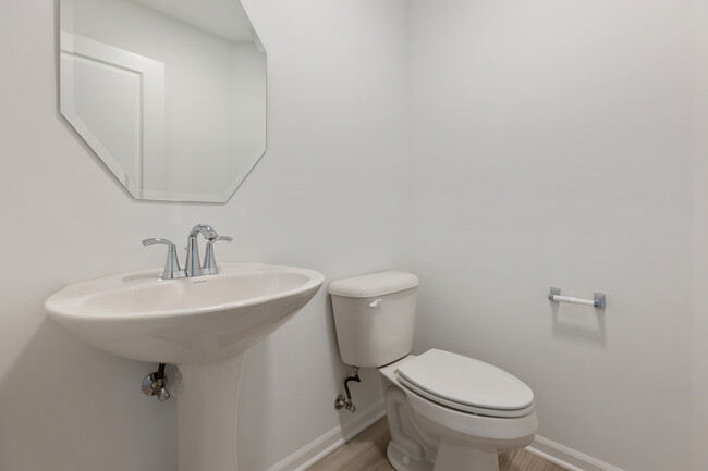 Building Photo - 541 Wolverine Dr