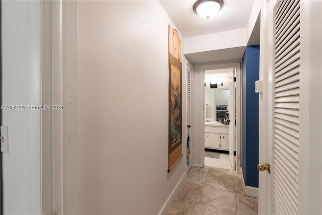 Building Photo - 9490 SW 77th Ave
