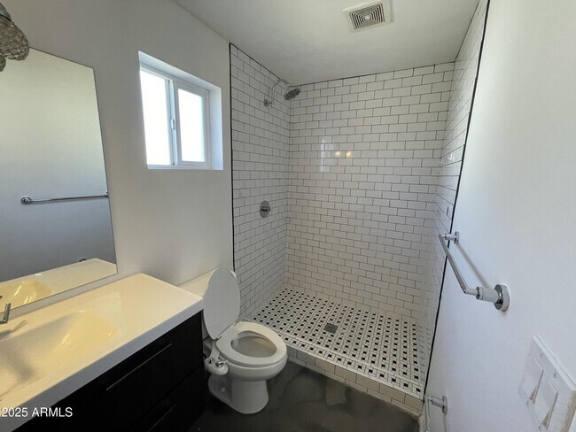 Building Photo - 3416 N 37th St