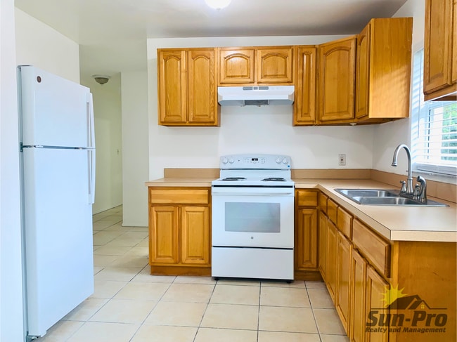 Building Photo - 1965 Nelson Ave